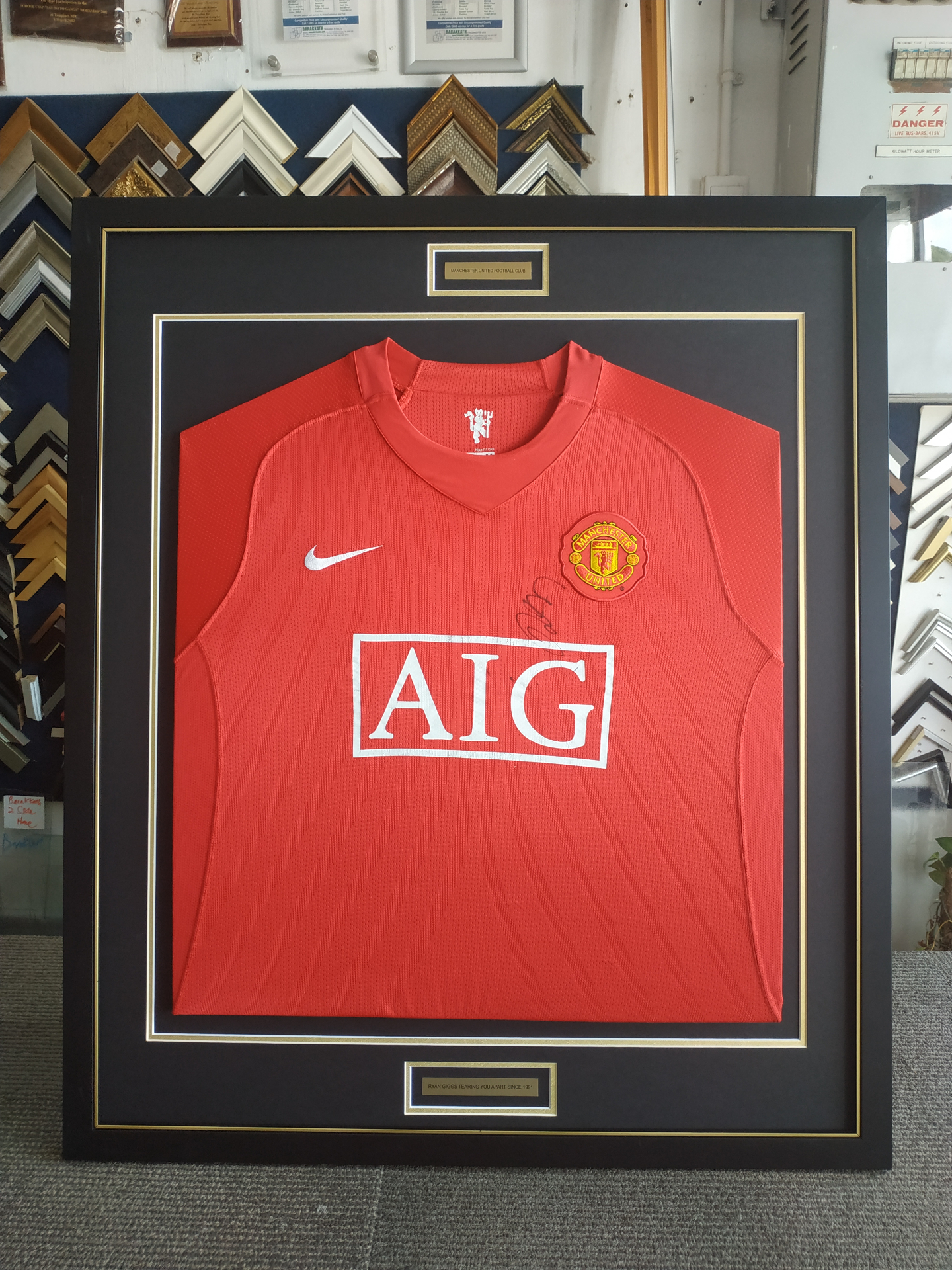SGFrames - Custom Picture Framing Singapore | Mirrors & Tabletop Glass